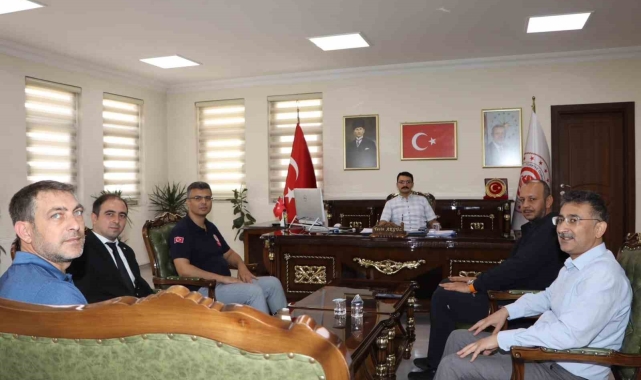 Emirdağ'da Devlet Hastanesi ile İlçe Sağlık Müdürlüğü inşaatları sürüyor