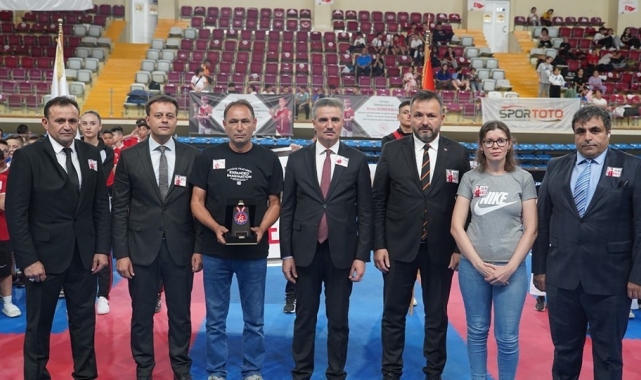 Enes Gündaşlı'nın anısına Türkiye Yıldızlar Takım Karate Şampiyonası Isparta'da başladı