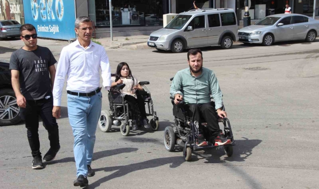 Engellilerin yaşamı kaldırımlara takılıyor