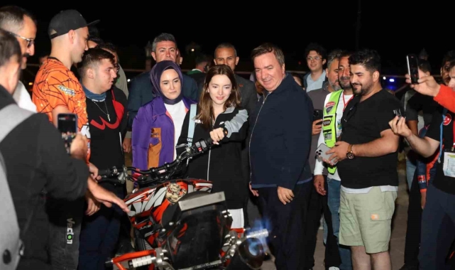 Ergan Dağında motosiklet akrobasi şov