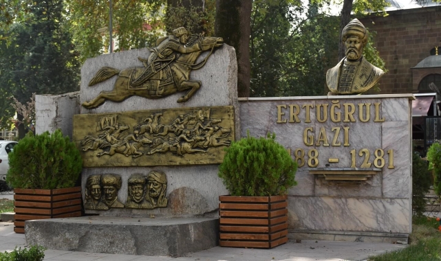 Ertuğrul Gazi büstü yenilendi