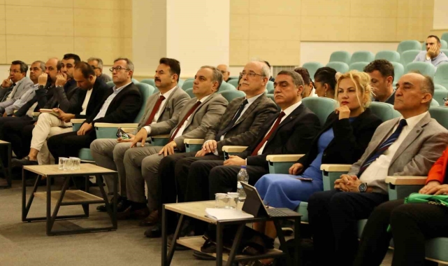 ERÜ'de 'Bütünleşik Kalite Yönetim Sistemi Eğitim Çalıştayı' düzenlendi