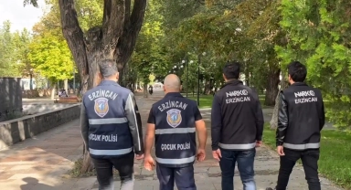 Erzincan'da polisin okul çevrelerinde denetimleri sürüyor