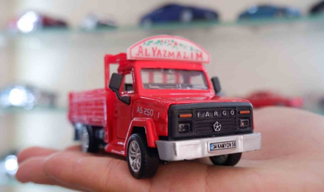 Erzurumlu baba ve oğlunun araba koleksiyonu merakı