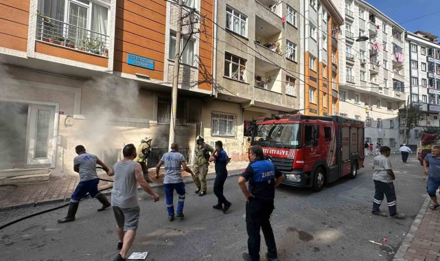 Esenler Belediyesi temizlik işçileri yangında mahsur kalan 3 çocuğu kurtardı