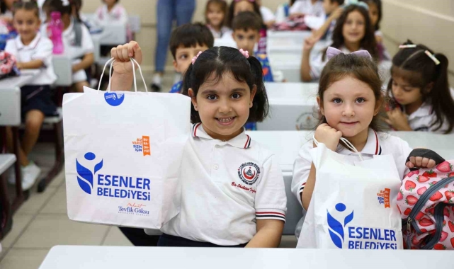 Esenler Belediyesi'nden 8 bin 500 öğrenciye eğitim desteği