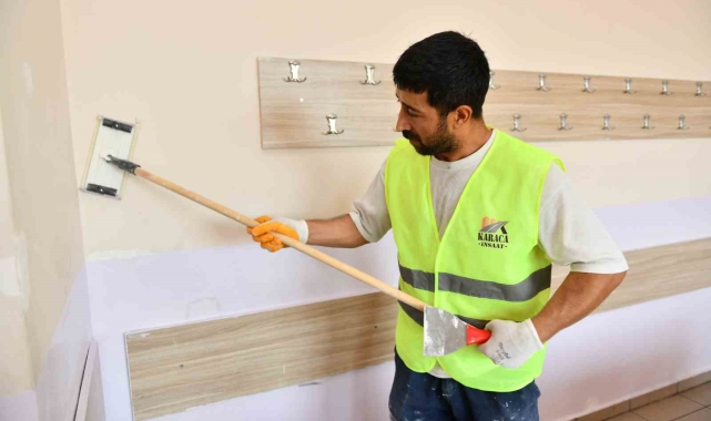 Esenyurt Belediyesi'nden ilçedeki okullarda yenileme çalışması