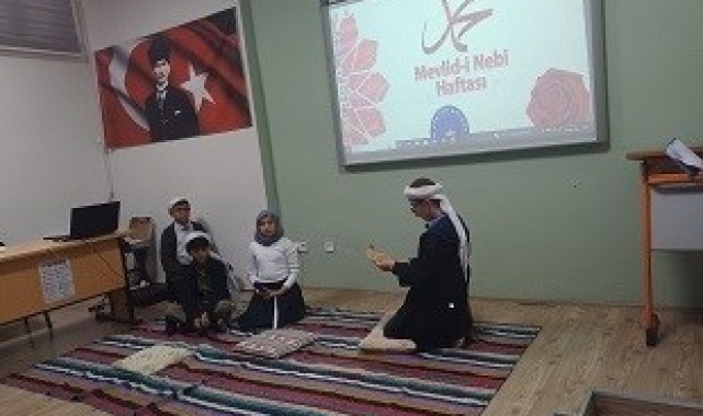 Faik Güngör Ortaokulu'nda Mevlid-i nebi haftası programı