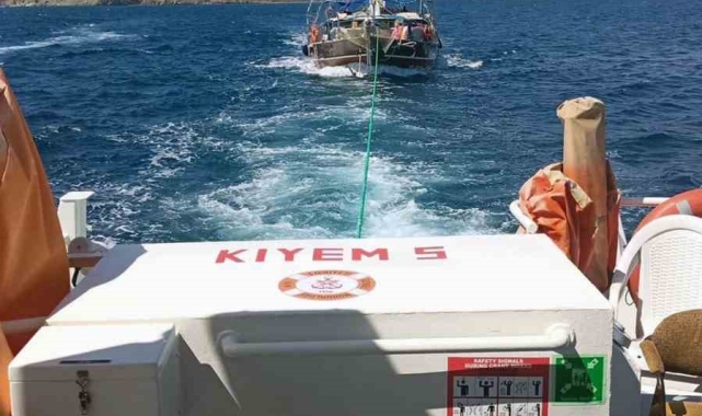 Fethiye Kızılada açıklarında su alan tekne KIYEM ekiplerince kurtarıldı