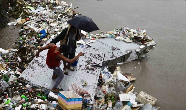 Filipinler'de tropikal fırtına: 11 ölü