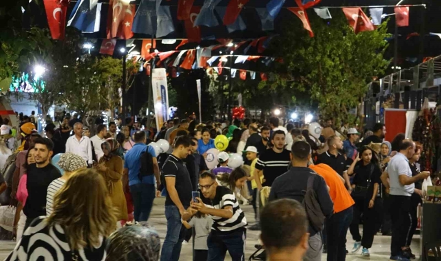 GastroAntep Kültür Yolu Festivali'nde ziyaretçi yoğunluğu yaşanıyor