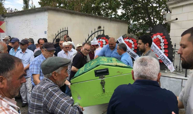 Gazeteci Deniz'in babası toprağa verildi