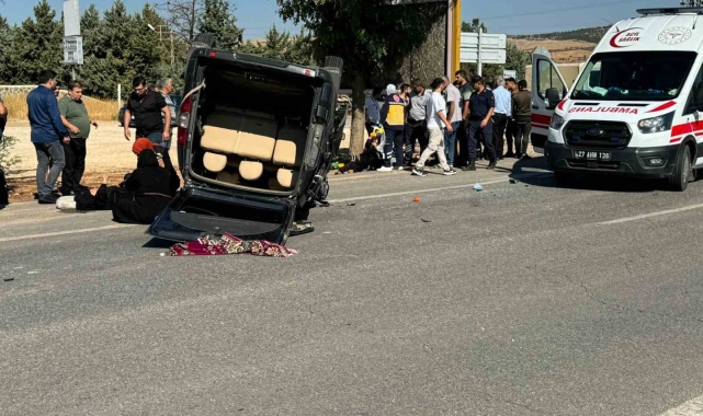 Gaziantep'te 2 hafif ticari araç çarpıştı: 5 yaralı