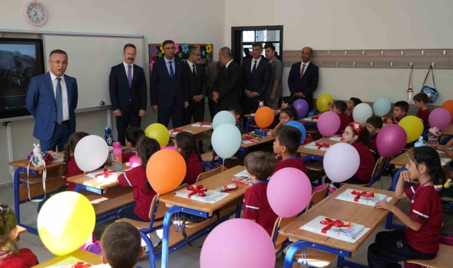Gaziantep'te bin 490 okulda 750 bin öğrenci ders başı yaptı