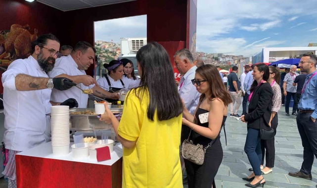 Gedik Piliç, "Yerel Zincirler Buluşuyor" fuarında katılımcıları lezzete doyurdu