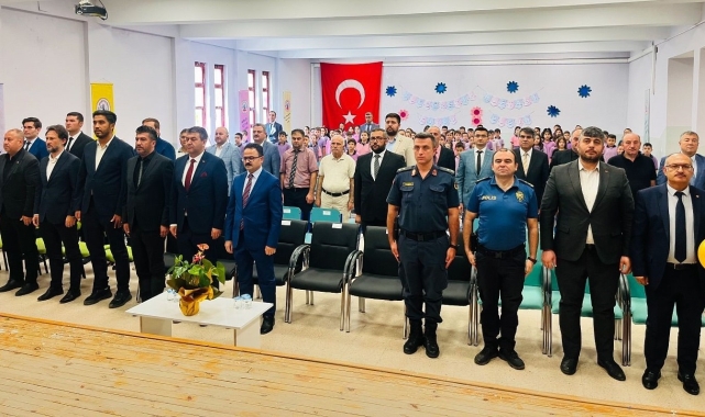 Gediz'de ilköğretim haftası kutlamaları