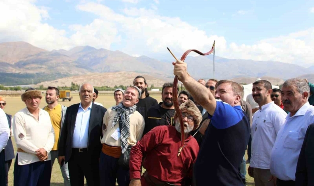 Geleneksel Türk Okçuluğu Şampiyonası Erzincan'da düzenlendi