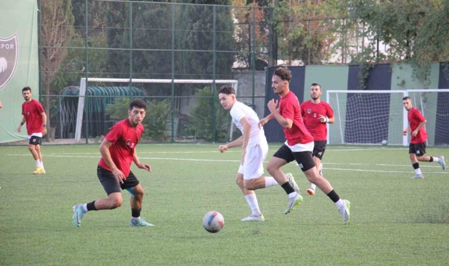 Genç horozlar, hazırlık maçında Denizli İdmanyurdu'nu ağırladı