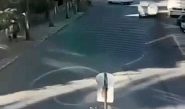 Genç sürücüyü hayattan koparan kaza anı kamerada