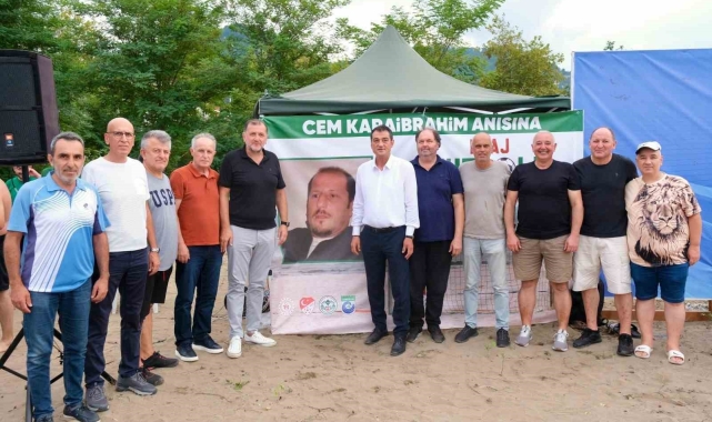 Giresun'da düzenlenen plaj futbolu turnuvası sona erdi