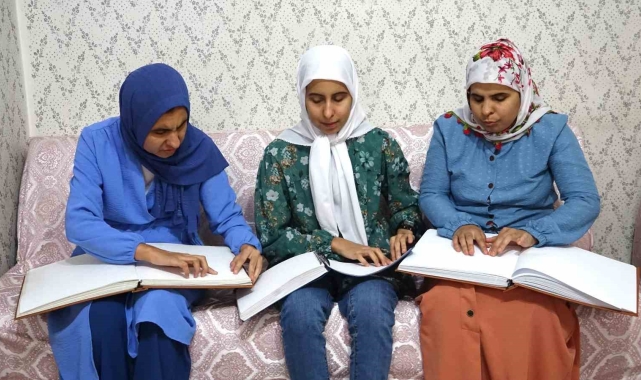 Görme engelli kardeşlerin Kur'an-ı Kerim aşkı imrendiriyor