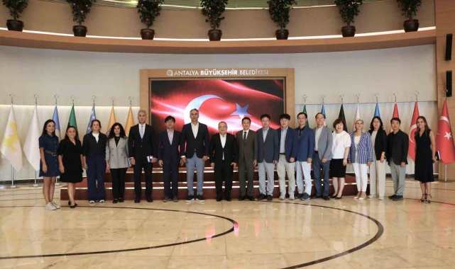 Güney Kore heyeti Antalya Büyükşehir Belediyesi'nde