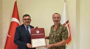 Güzel Sanatlar ve Tasarım Fakültesi Dekanlığına atanan Prof. Dr. Yurdakul görevine başladı