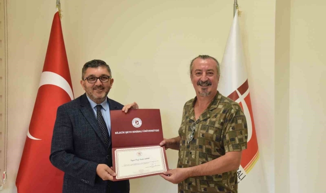 Güzel Sanatlar ve Tasarım Fakültesi Dekanlığına atanan Prof. Dr. Yurdakul görevine başladı