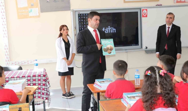 Hakkari'de 65 bin 827 öğrenci ders başı yaptı