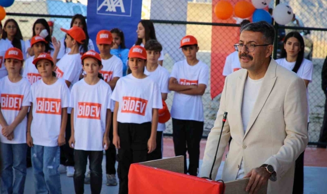 Hakkari'de basketbol sahasının açılışı yapıldı