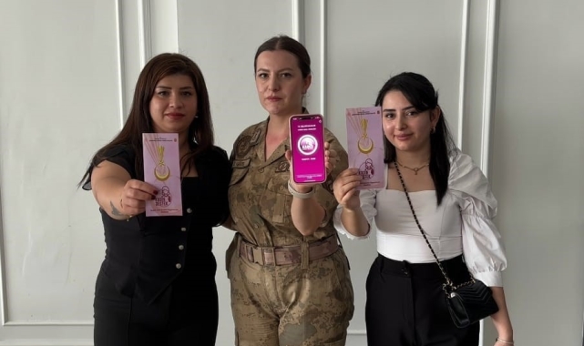 Hakkari'de jandarmadan 'Kadına şiddete hayır' eğitimi