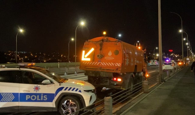Haliç Köprüsü'ndeki feci kazada motosiklet, yol temizleme aracına çarptı: 1 ölü
