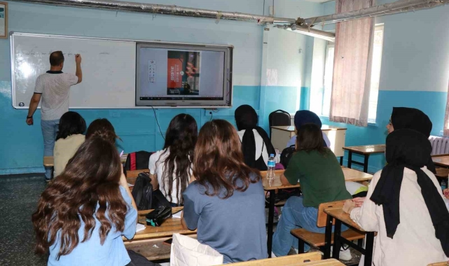 Haliliye Belediyesi dershane hizmetiyle gençlerin yanında oluyor