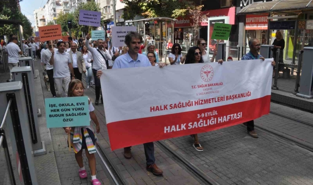 Halk Sağlığı Haftası nedeniyle yapılan yürüyüşe yoğun katılım sağlandı
