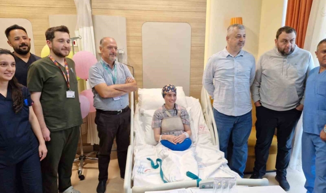 Hastanın kalp zarından kalp kapakçığı yapıldı