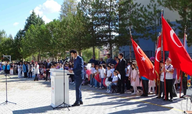 Hisarcık'ta İlköğretim Haftası kutlamaları