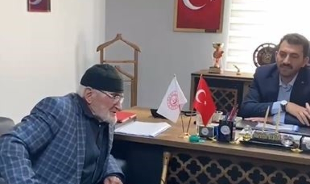 Huzurevi'nin yanık sesli Semiz dedesi