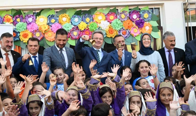 İlk ders zili Vali Ünlü'den