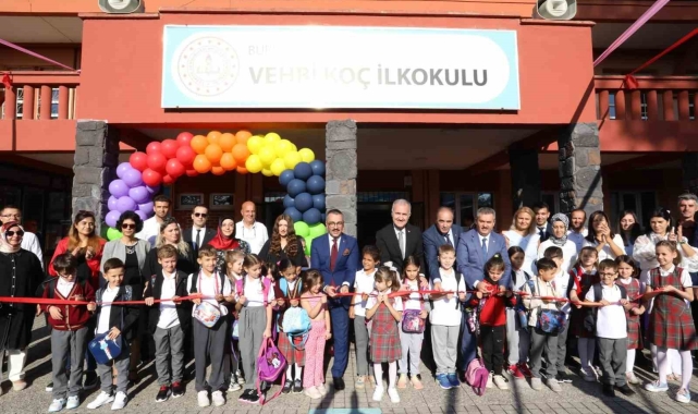 İlk ders zilini protokol çaldı