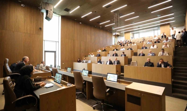 İnegöl Belediyesi'nin 5 yıllık yol haritası meclisten geçti