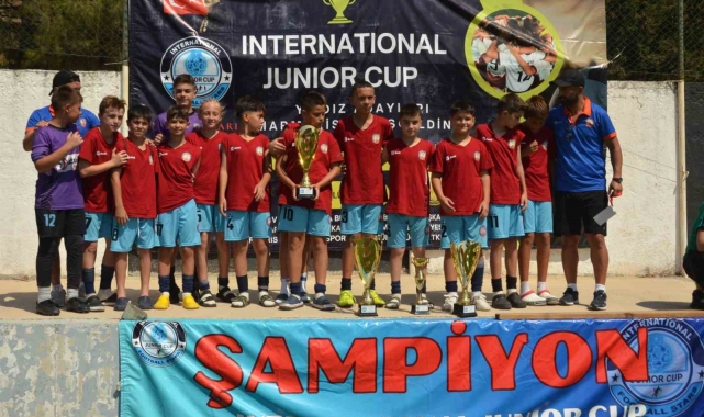 İnternationel Junior Cup'da Darıca Kalespor fırtınası esti