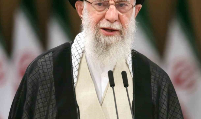 İran dini lideri Hamaney: "Bölgedeki tüm direniş güçleri Hizbullah'ın yanında"