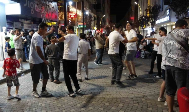 İranlılar Van'a akın etti