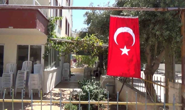 İsrail'in katlettiği Ayşenur'un ata evi Türk bayraklarıyla donatıldı
