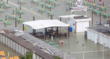İtalya'da sel: Binden fazla kişi evlerinden tahliye edildi