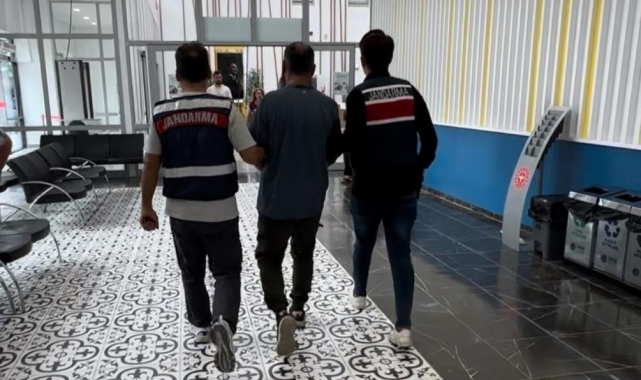 İzmir merkezli 'terörizm finansmanı' operasyonunda 27 gözaltı