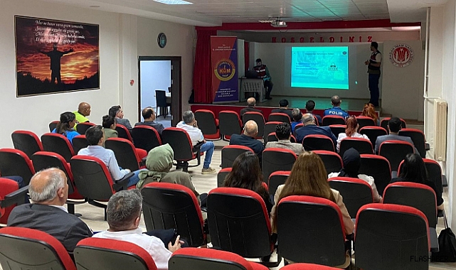 JANDARMA'DAN UYUŞTURUCU İLE MÜCADELE EĞİTİMİ!