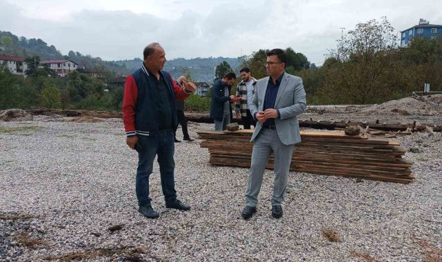 Kabalak Mahallesi'ne halı saha kazandırılıyor