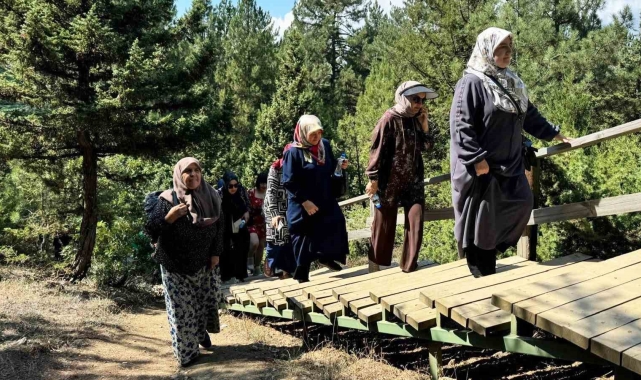 Kadınlar, Büyükşehir'in gezisinde doğayla bütünleşti