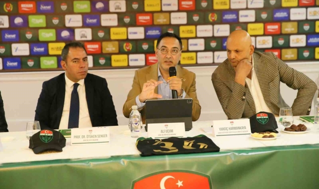 Kars 36 Spor'da imzalar atıldı